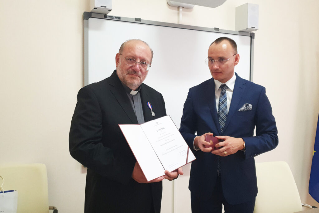 Il Ministro polacco conferisce a don Fortunato Di Noto e a Meter il Diploma per la Tutela dei Diritti dei Bambini
