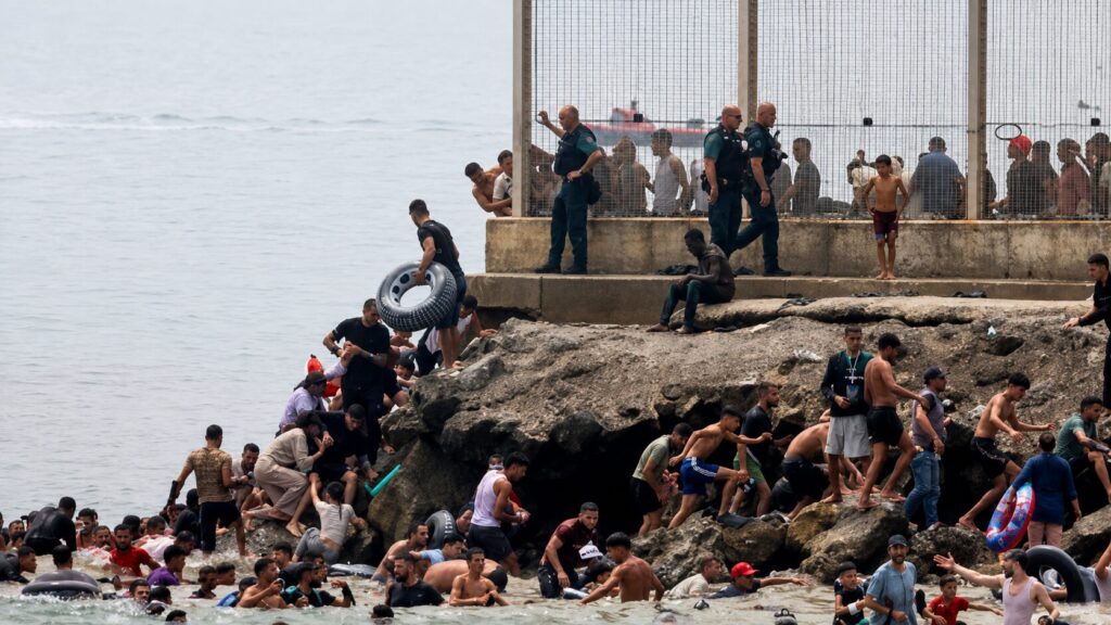 Ceuta, migranti